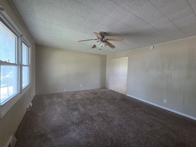 Building Photo - 1516 Hale Dr