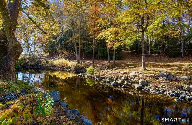 Building Photo - 33 Main St