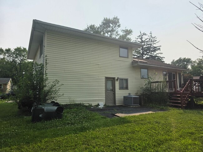 Building Photo - 812 Leeds Ln
