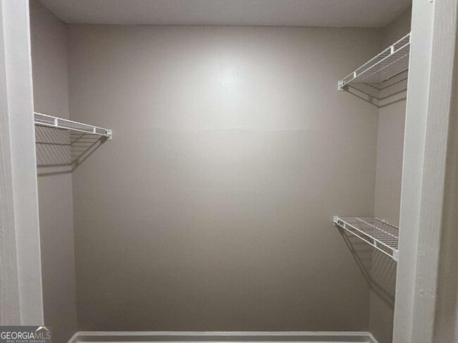 Building Photo - 3841 Woodridge Way