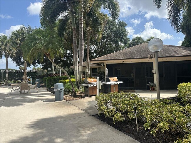 Building Photo - 3520 Oaks Way