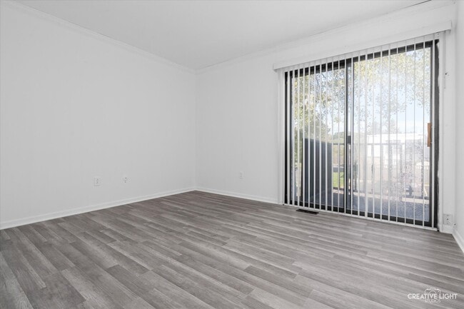 Building Photo - 34W 657 Elm Ct