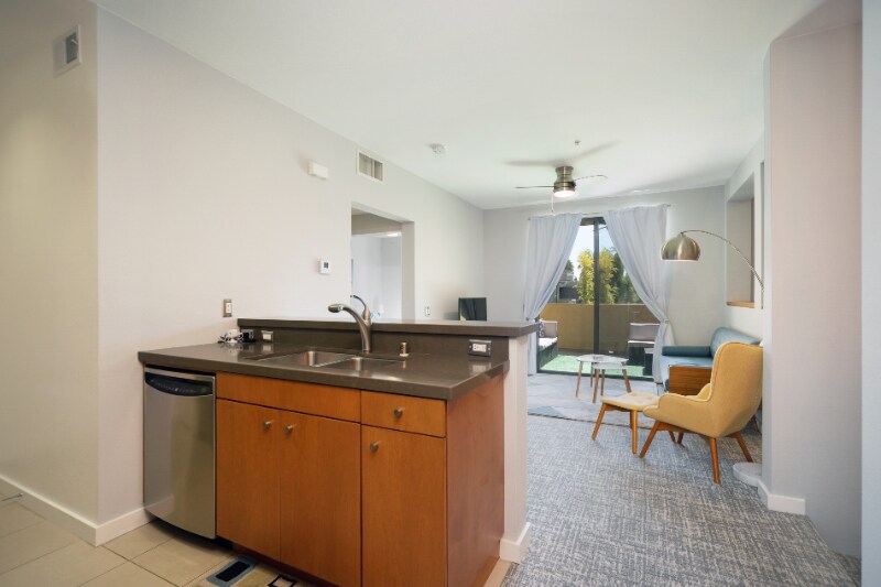 Building Photo - 1020 E Palm Canyon Dr