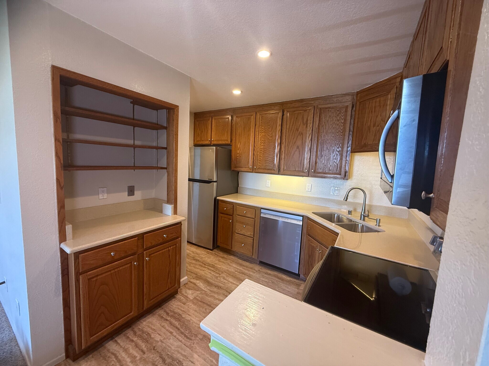 Kitchen with new appliances - 815 Sea Spray Ln