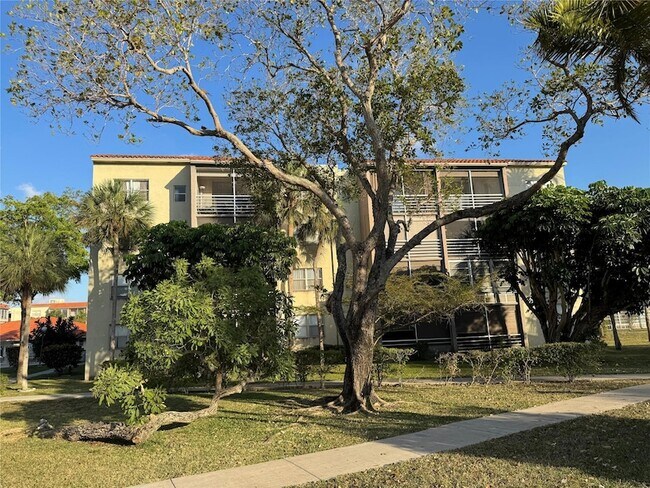Primary Photo - 1810 N Lauderdale Ave
