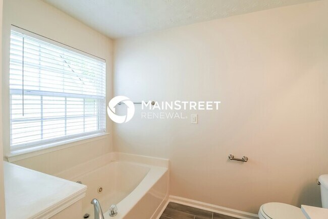 Building Photo - 4 Bedroom Pet-Friendly Home in LOCUST GROV...