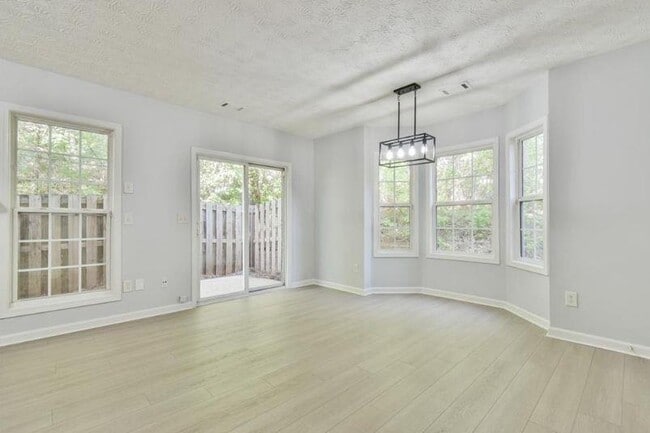 Building Photo - 6125 Brookechase Ln