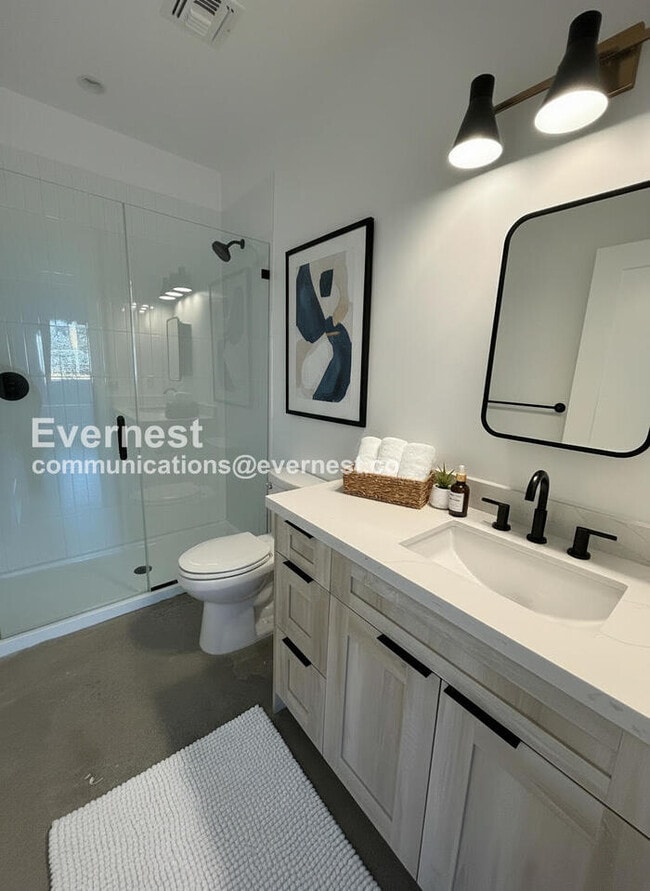 Building Photo - 1117 W Roosevelt St