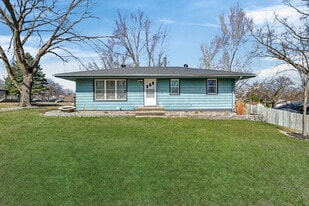 Building Photo - 135 Elm St