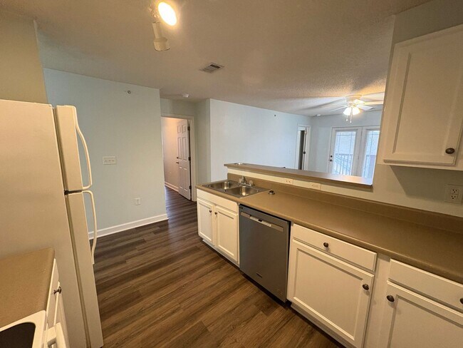 Building Photo - 731 Harts Cove Way