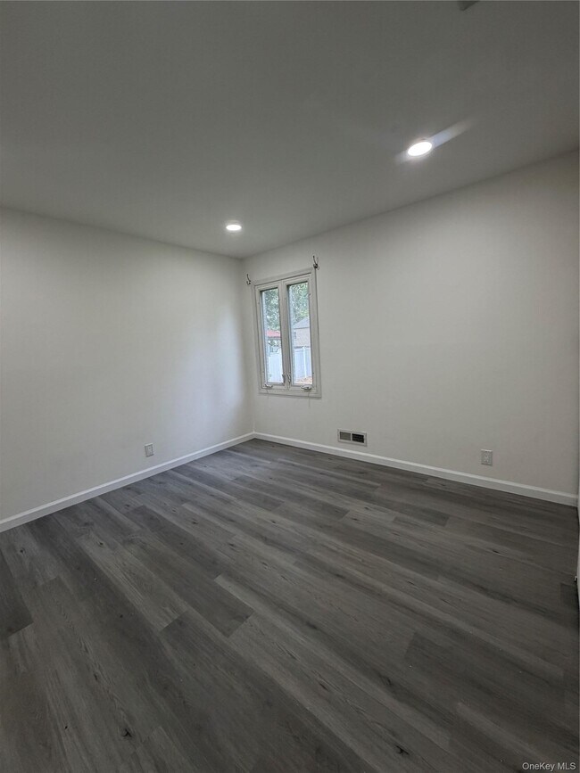Building Photo - 3 Grand Haven Dr