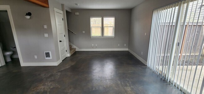 Building Photo - 4417 N Gantenbein Ave