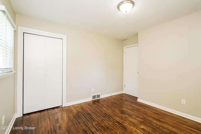 Building Photo - 4401 Charlotte Ann Dr