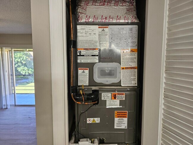 Building Photo - 1301 NW 12th Ave