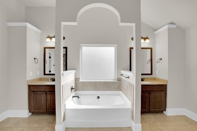 Building Photo - PRICE REDUCED!