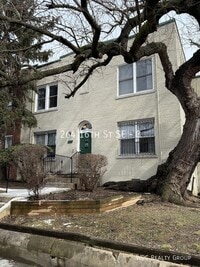 Building Photo - 264 16th St SE