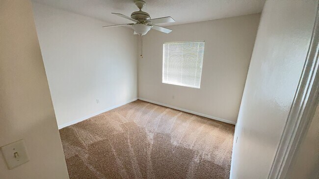 Building Photo - MOVE IN SPECIAL- Newly renovated 3 bedroom/2.5 bath townhouse for rent located in the lovely gate...