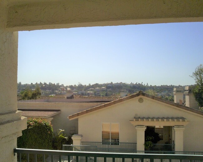 Building Photo - La Costa Carlsbad 2 Bed 2 Bath Condo in Sp...