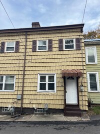 Building Photo - 13 Telescope St