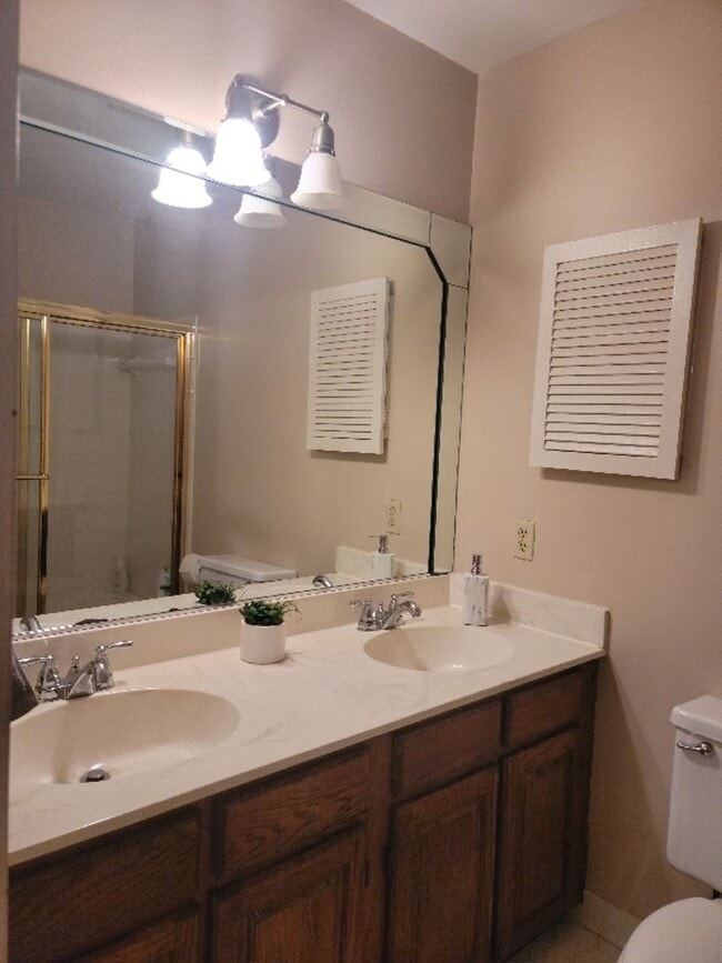 Building Photo - Townhouse in Haymount! 3 Bedroom 2.5 Bath ...