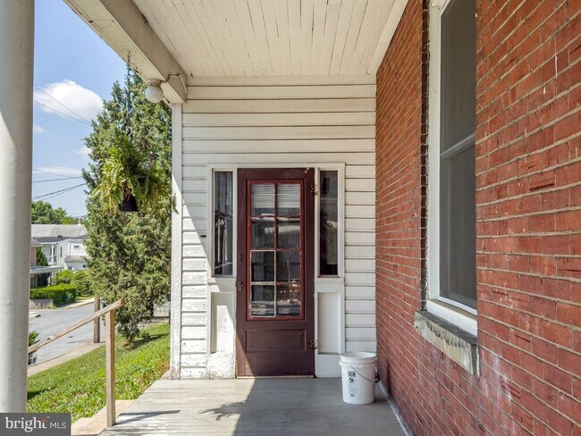 Building Photo - 2838 Booser Ave.