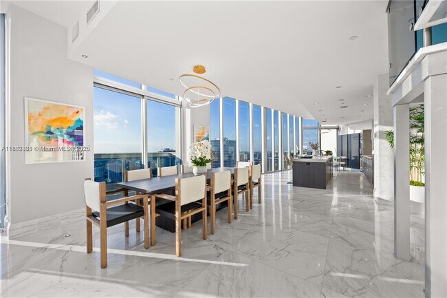 Building Photo - 200 Biscayne Blvd Way