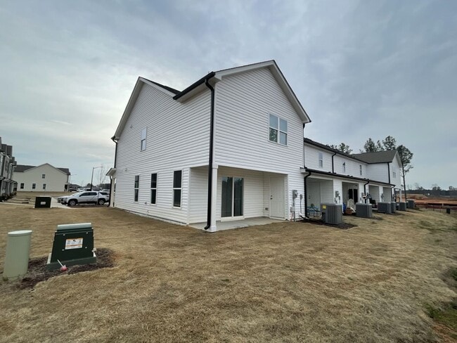 Building Photo - 3 Bd 2.5 Ba end unit townhouse