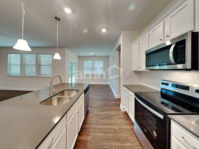 Building Photo - 7309 Garrett Ct