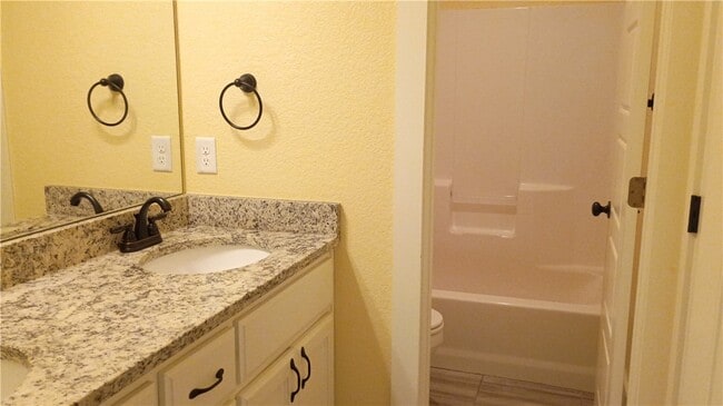 Building Photo - 1610 Sweetbriar Way