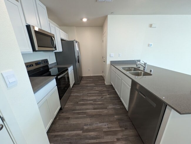 Building Photo - 6153 Aster Gdn St