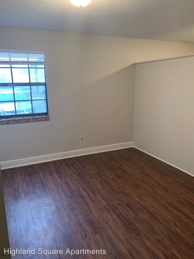 Building Photo - 921 Vermillion Square