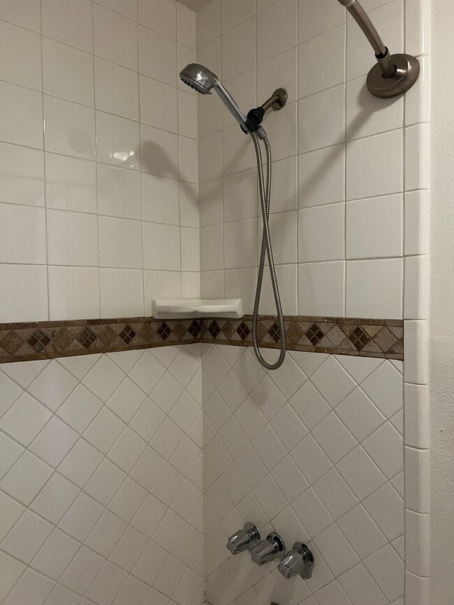 Building Photo - Two Bedroom One Bath Condo for Rent in Pla...