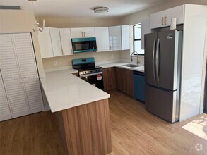 Building Photo - 750 S 61st Terrace