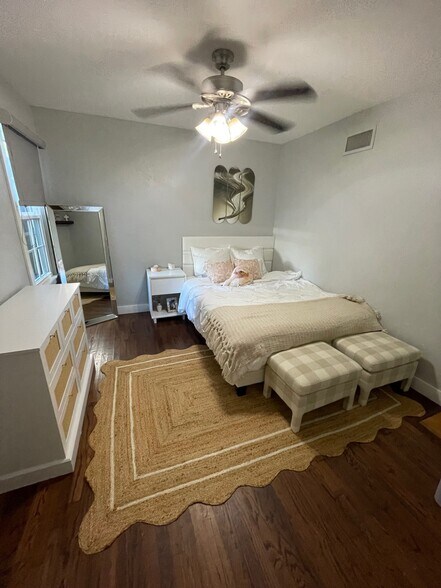 Building Photo - 1012 Elmwood St