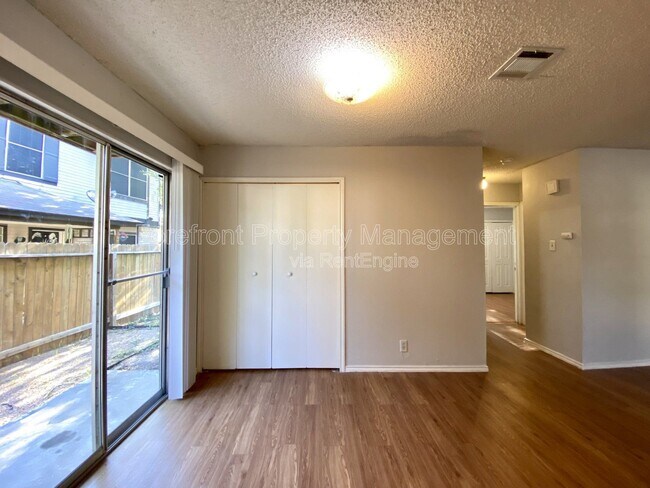 Building Photo - 5225 Meadow Field