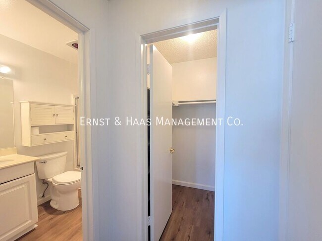 Building Photo - 3565 Linden Ave