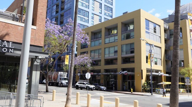 Building Photo - Downtown San Diego 1 bedroom 1 bath apartment For Rent