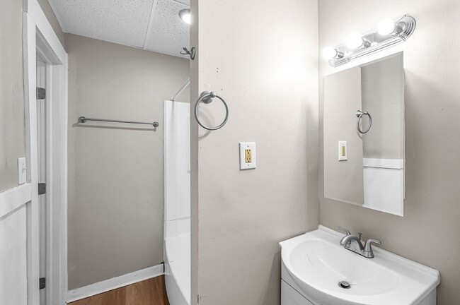 Building Photo - 92 Woodside Terrace