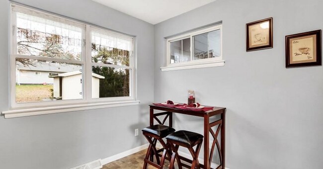 Building Photo - Beautiful 3 Bed, 2 Bath Single Family Home!