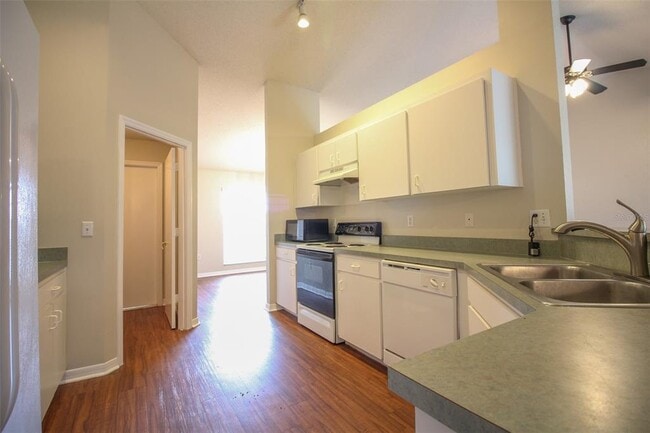 Building Photo - 3002 Chasewood Dr