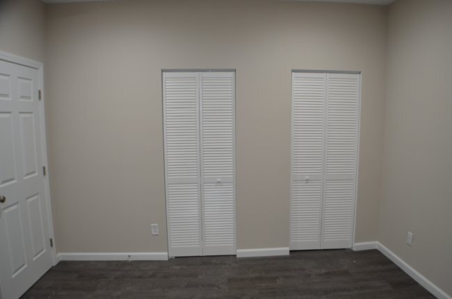 Building Photo - 563 Burritt St