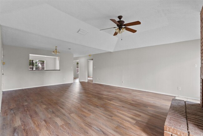 Building Photo - 2819 Sugar Wood Dr