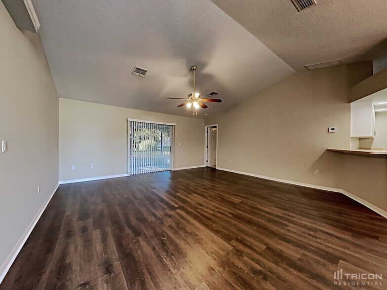 Building Photo - 3233 Ambassador Ave