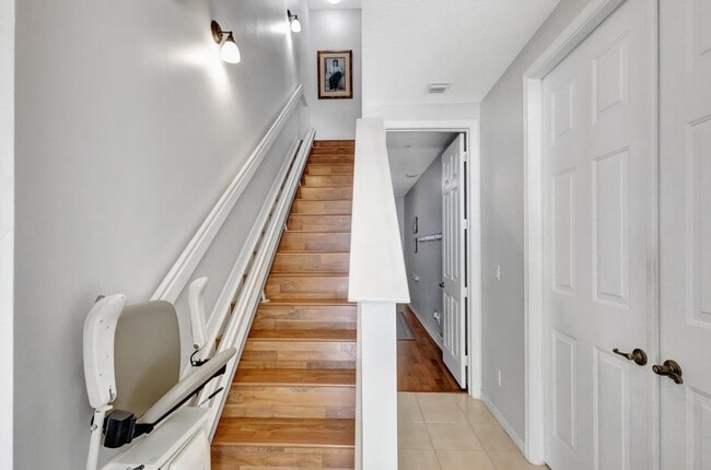 Building Photo - 4320 Blowing Point Pl