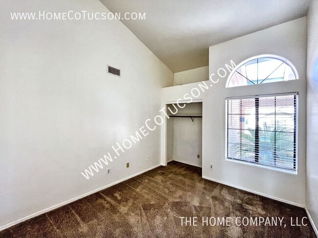 Building Photo - 1551 E Sonoran Desert Dr