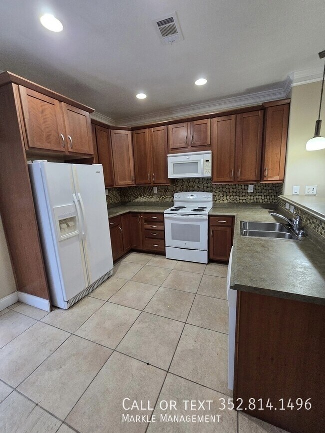 Building Photo - 200 S 11th St