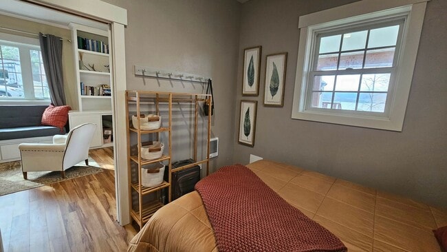 Building Photo - Fully Furnished House plus Mother-in-law suite - Lake Views & Access - Winter Rental Only