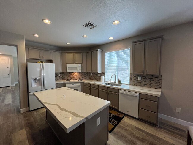 Building Photo - 4-bedroom single story in Sylvan School Di...