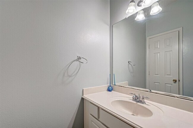 Building Photo - 15131 Live Oak Bend Way