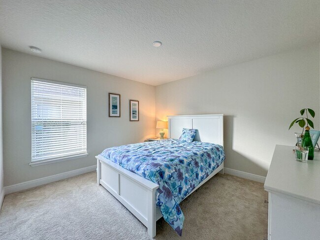 Building Photo - Furnished Rental in Golf Cart District!